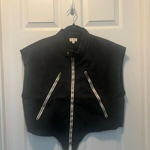 POL Black Zip-Up Vest